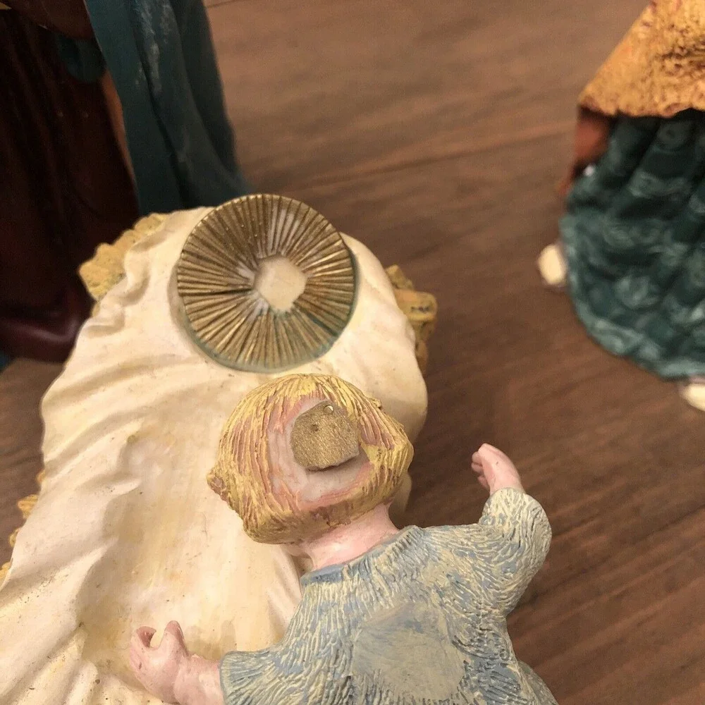 VINTAGE FLAMBRO RENAISSANCE NATIVITY RESIN JOSEPH MARY JESUS FIGURINES 1991